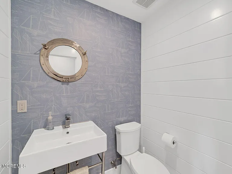 347 Bay Ln — Photo 44