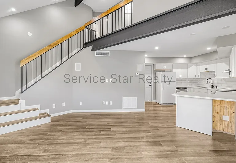 7318 N 43rd Ln — Photo 2