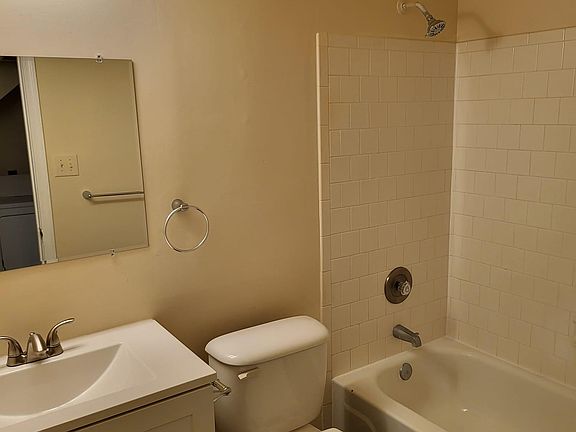 3rd image of 14933 Enterprise Ln