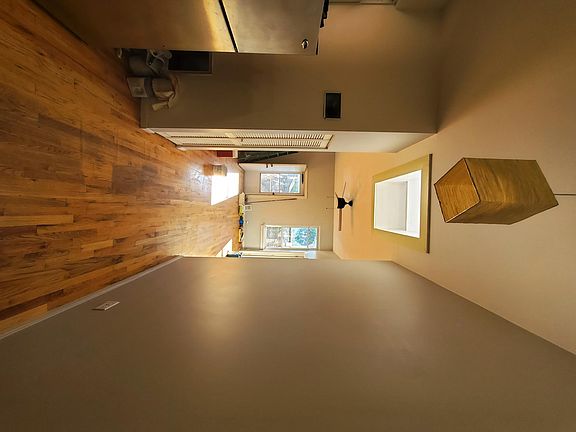 3rd image of 1030 N Wood St #2R