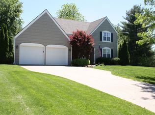103 Cummings Dr, Gower, MO 64454