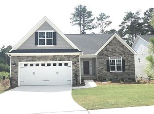 380 N Brackenfern Ln, Southern Pines, NC 28387