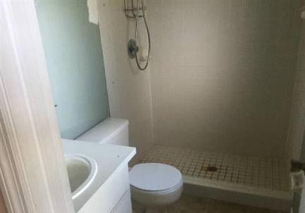 1st image of 13 Lake Jackson Dr
