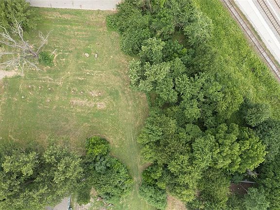 3rd image of 3906 De Maggio Ave