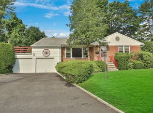 68 Runyon Pl, Scarsdale, NY 10583