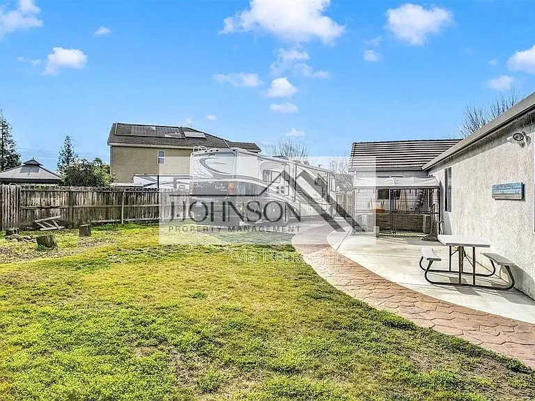 969 Monarch Ct — Photo 9
