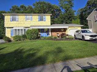 25 Soundway Dr, Rocky Point, NY 11778