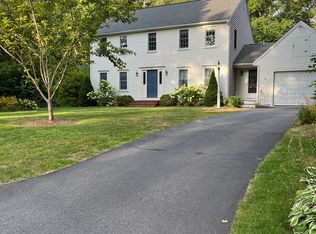 8 Bottom Ln, Sandwich, MA 02563