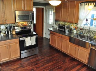 9 Pine Dr, Windsor Locks, CT 06096