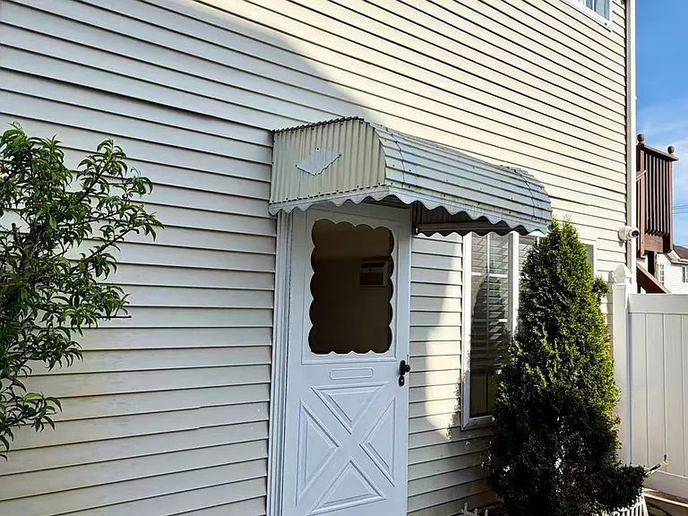 18 Hemlock Ln #1 — Photo 2