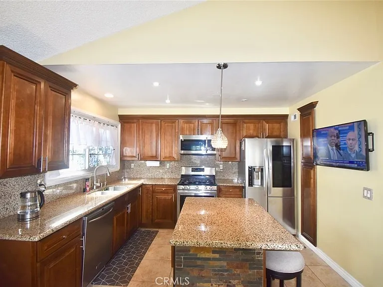 2224 S Anchor St — Photo 7
