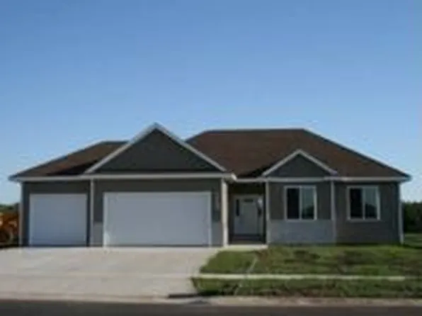 2104 Moriarty Dr, Brookings, SD 57006