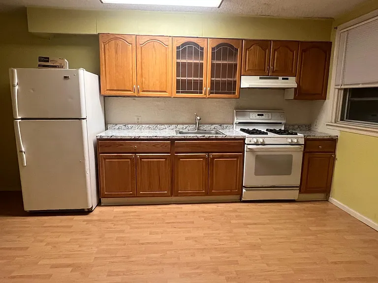 5825 Sylvester St — Photo 2