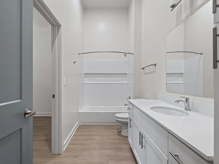 220 S Claybrook St — Photo 4