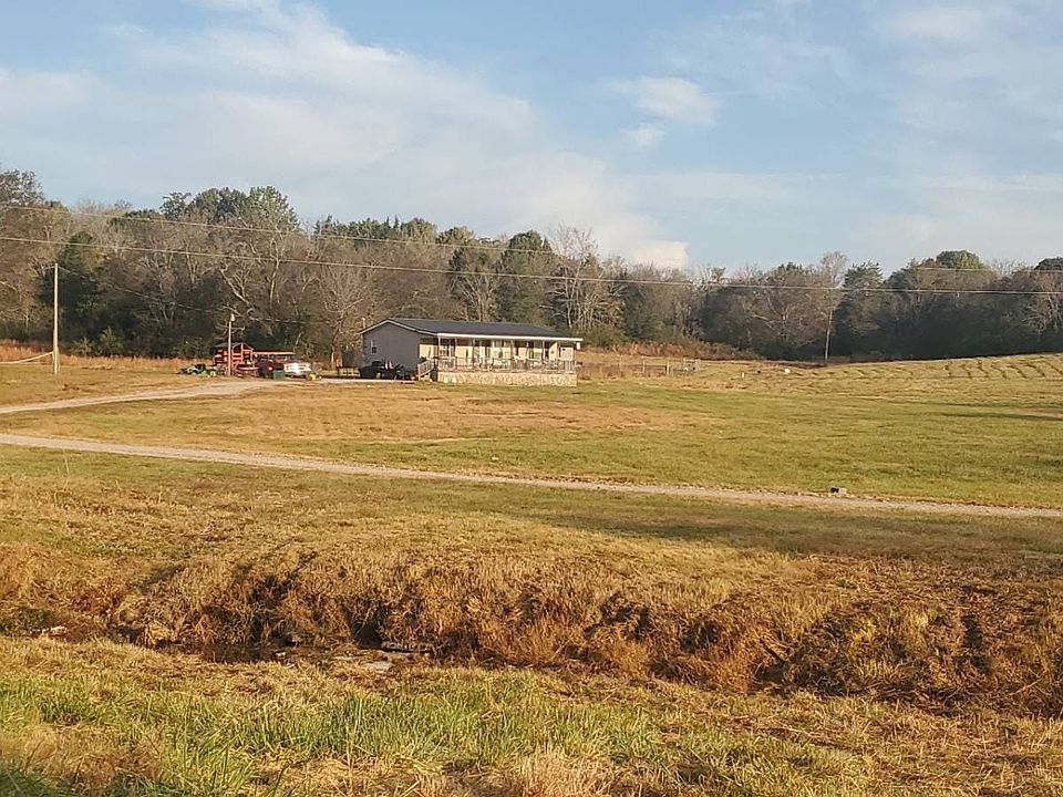 2nd image of 922 Lynn Creek Rd