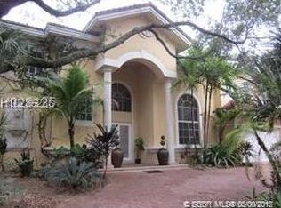 5601 Royal Oak Way, Fort Lauderdale, FL 33312