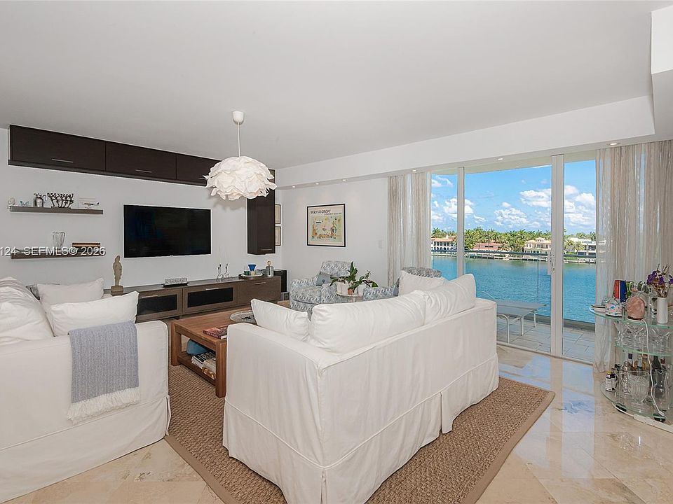 1st image of 19707 Turnberry Way APT 5E