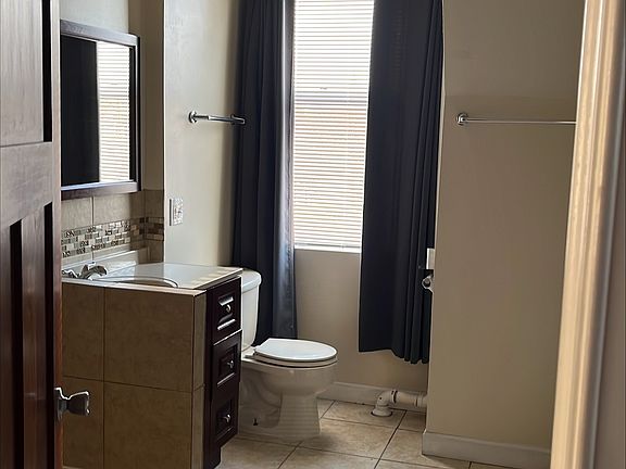 5th image of 4235 S King Dr #3