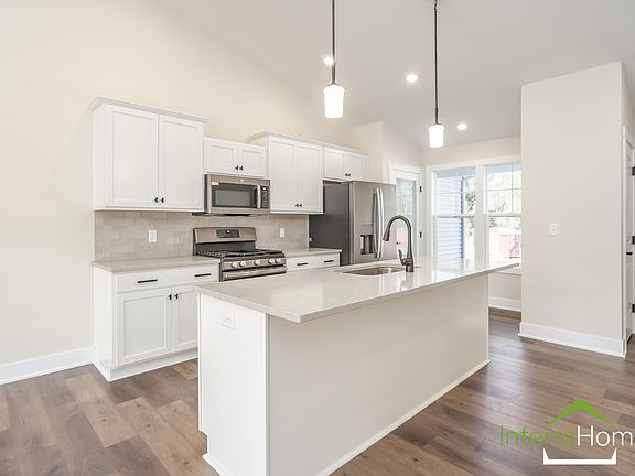 5th image of 1534 N Village Cir