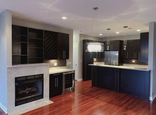 1162 W Hubbard St APT 301, Chicago, IL 60642