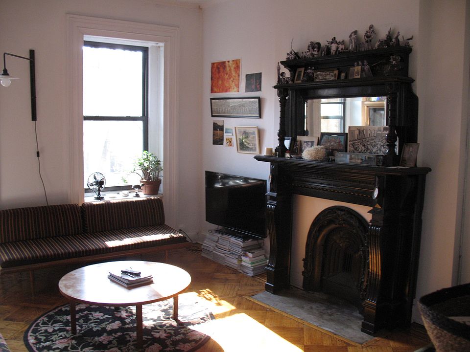 1st image of 454 W 23rd St APT 4R