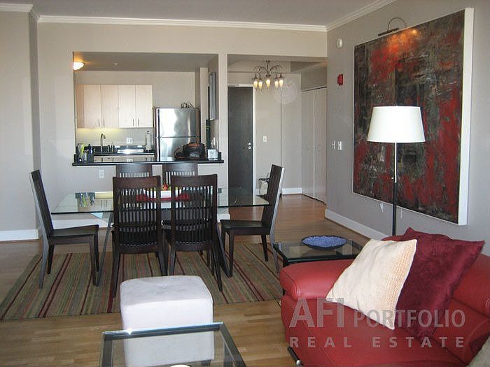 1st image of 88 King St Unit 707