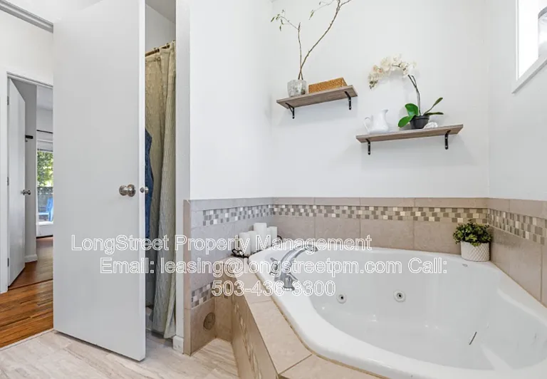 1100 NW 19th St — Photo 19