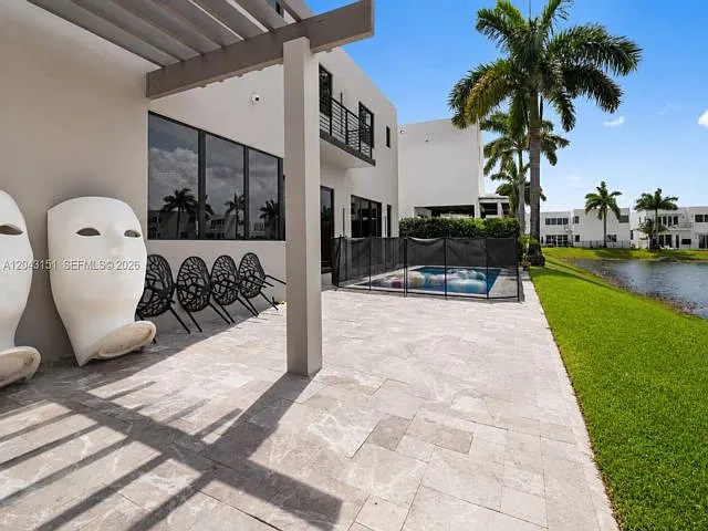 5 bed, 5.5 bath, $14,000 — Photo 4