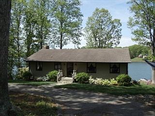 1st image of 107 White Oak Cir