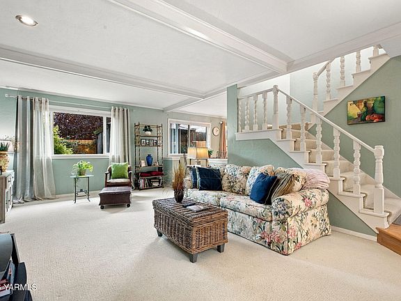 3rd image of 2 Crest Cir #2