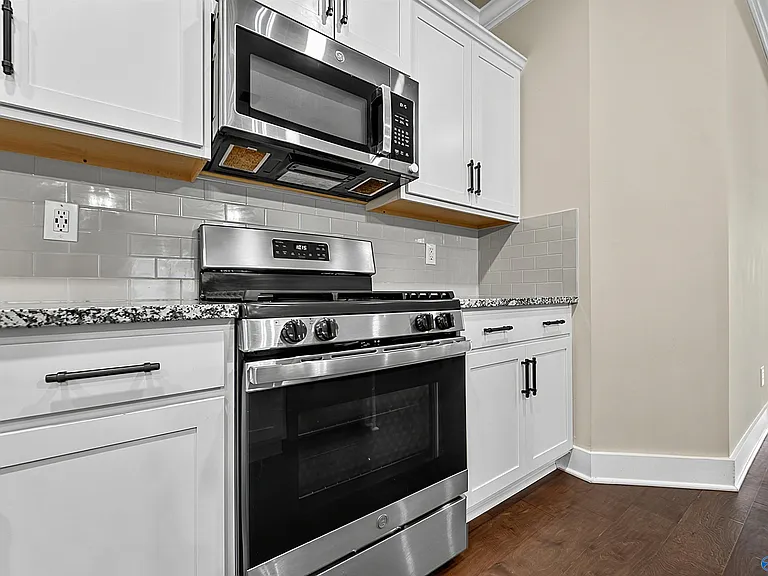 114 Hudson River Dr — Photo 19