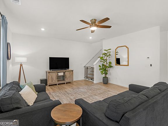 5th image of 2298 Treaty Ln