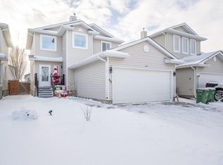 27 Douglas Cres, Leduc, AB T9E 8P4