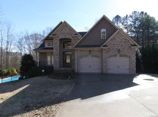 150 Royal Oaks Ln, Gastonia, NC 28056