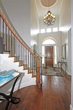3rd image of 211 Hidden Lake Dr