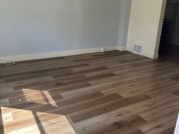 5th image of 183 E Williams Ave #183