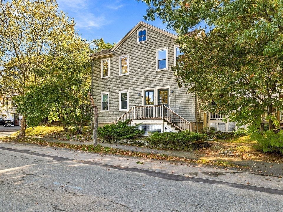 1st image of 70 Leonard St #2