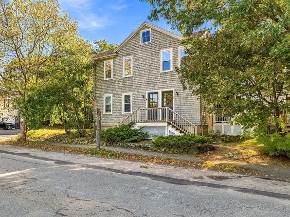 70 Leonard St #2, Dedham, MA 02026