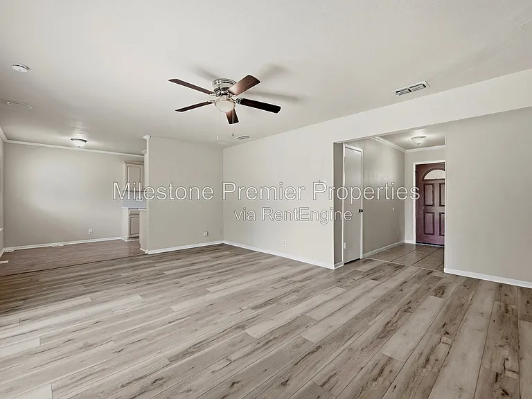 302 Iowa St — Photo 5