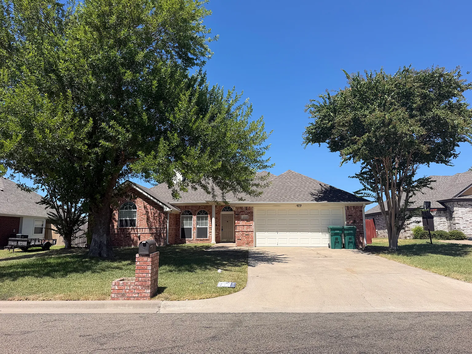 4 bed, 1824 sqft, $1,850 — Photo 1