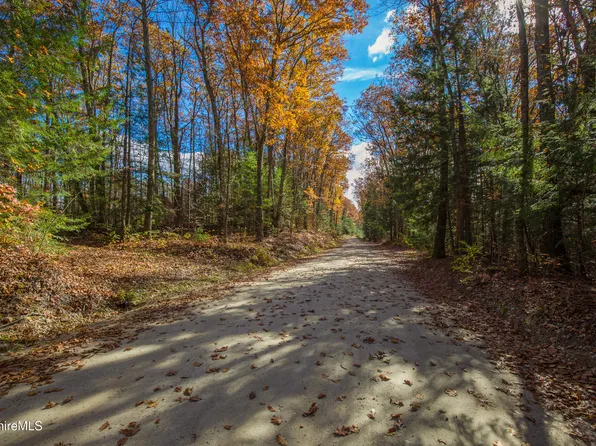 314 Lakeshore Dr, Sandisfield, MA 01255