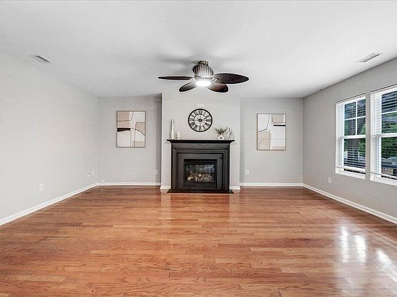 4th image of 4013 Twin Spires Dr