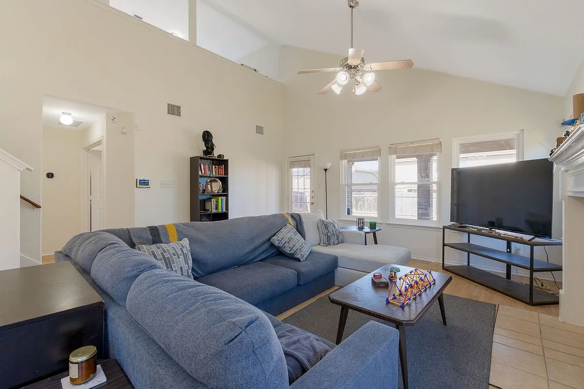 Building Photo - 4407 Golden Gate Dr