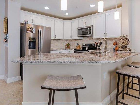 3rd image of 1522 SW 50th St APT 101
