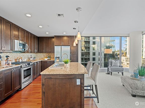 3rd image of 10650 NE 9th Pl Unit 924