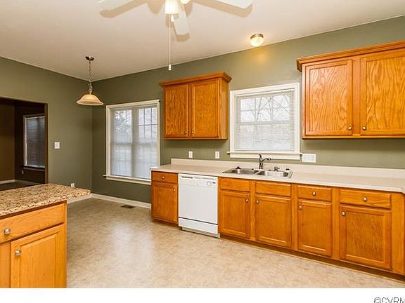 3rd image of 7612 Antionette Dr