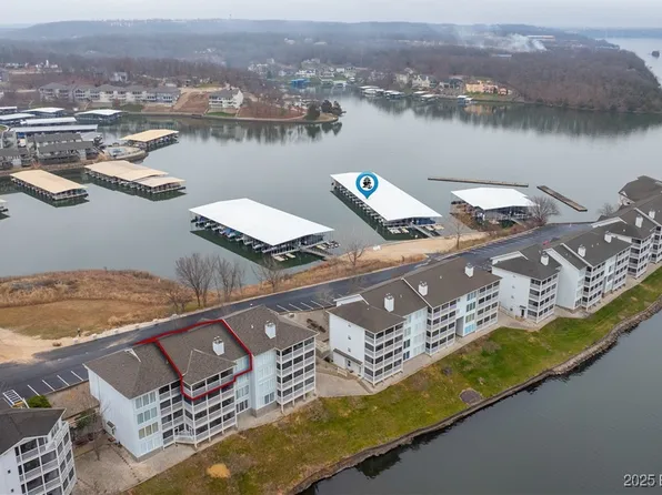418 Regatta Bay Dr #4B, Lake Ozark, MO 65049