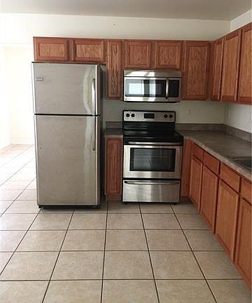 3rd image of 6928 Deanne St