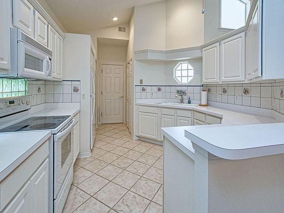 2nd image of 8017 Saint Andrews Way