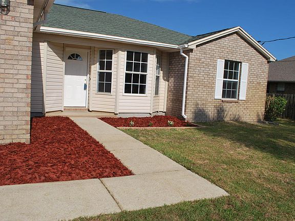2nd image of 2062 Hawthorne Dr